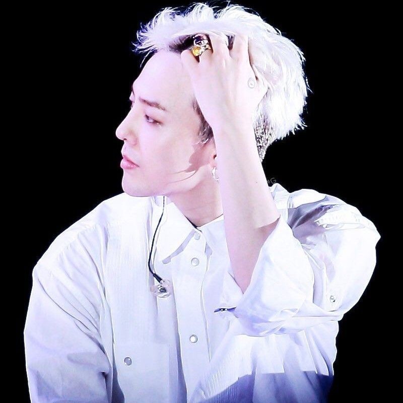 Behind-the-scenes cut of G-DRAGON (BIGBANG)