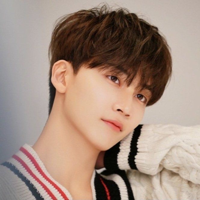 A moment captured by Jeonghan (SEVENTEEN)'s fan