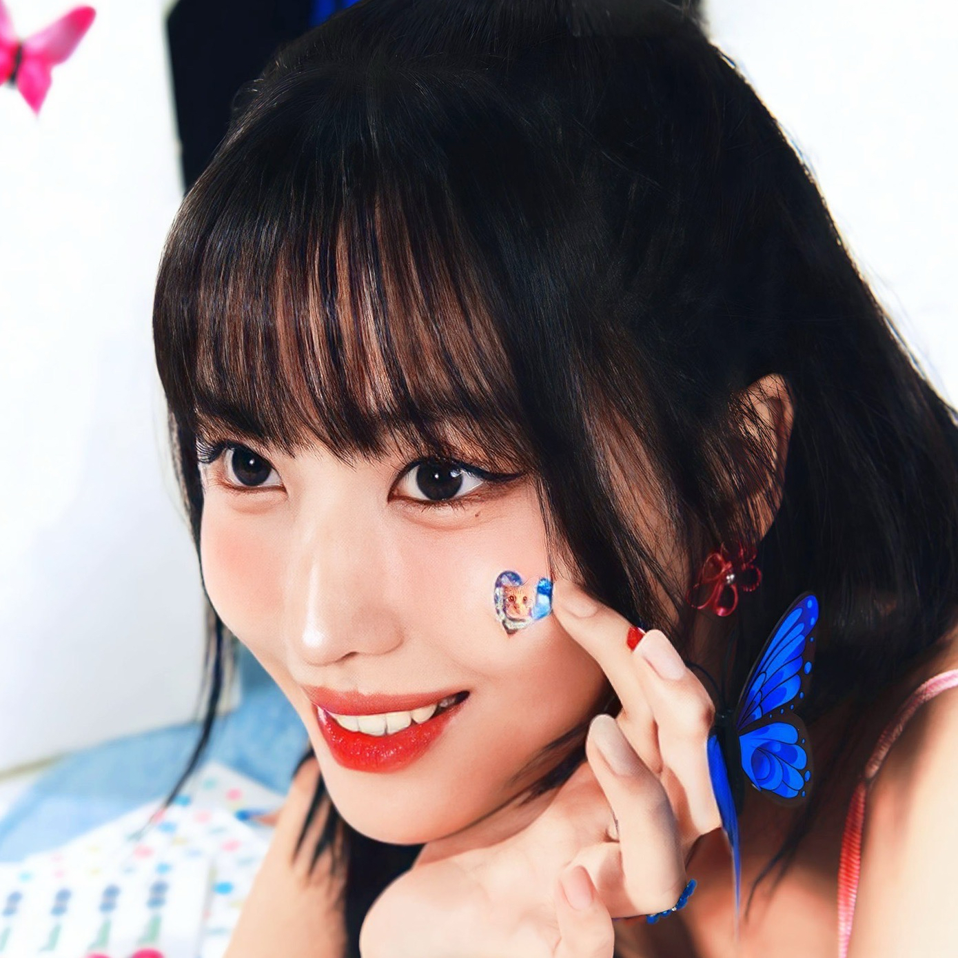 Foto aktivitas terbaru Momo (TWICE)