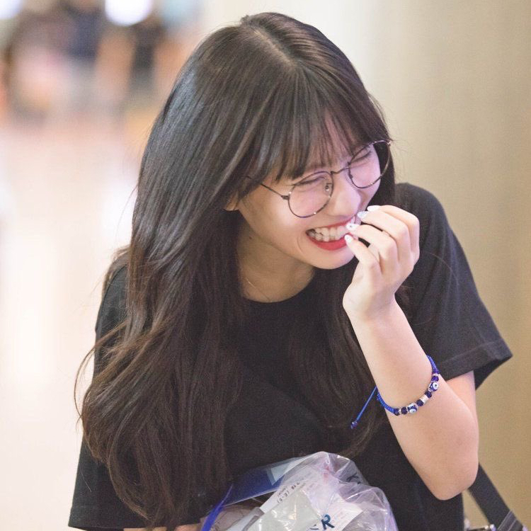 Potret di balik layar Momo (TWICE)