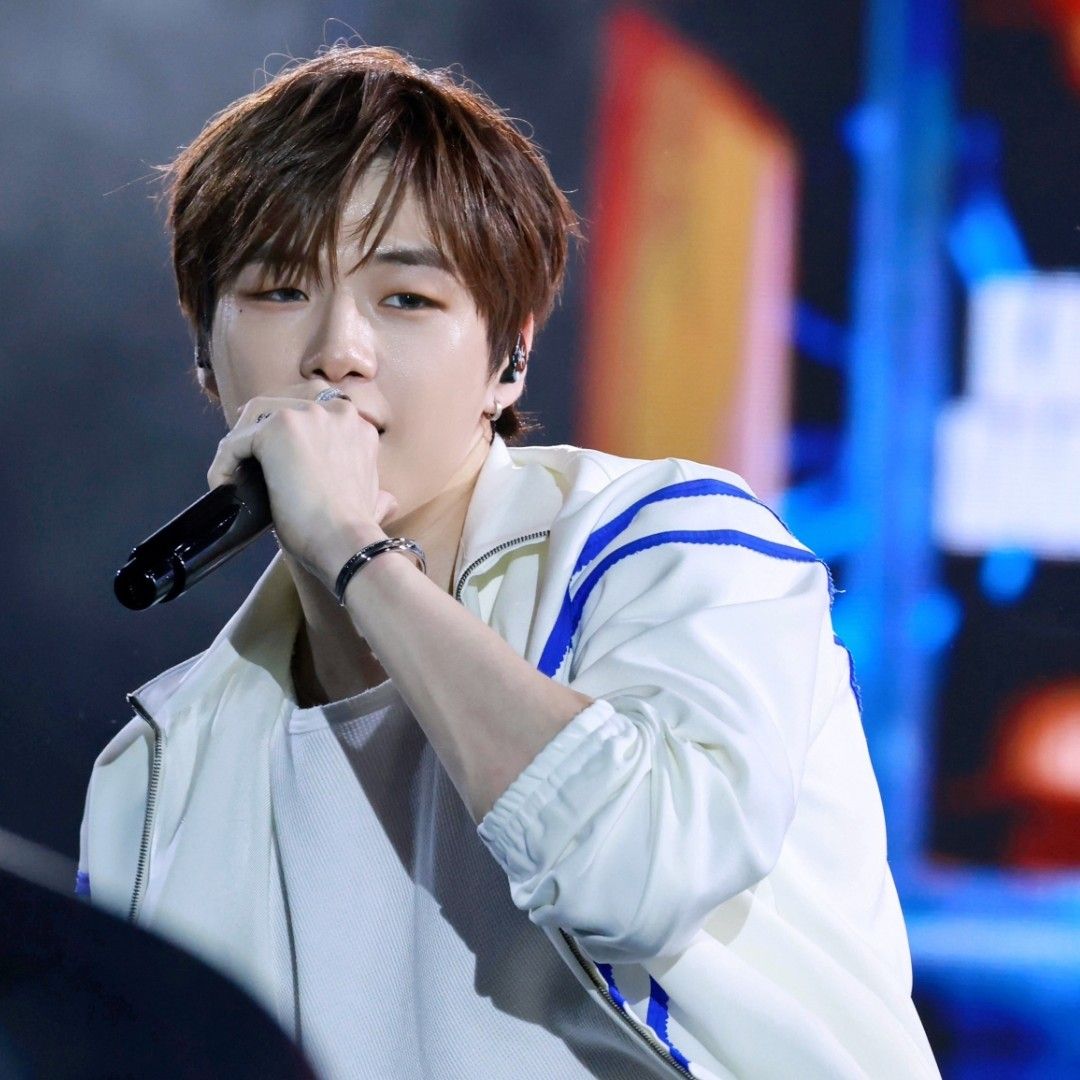 Behind-the-scenes cut of Kang Daniel