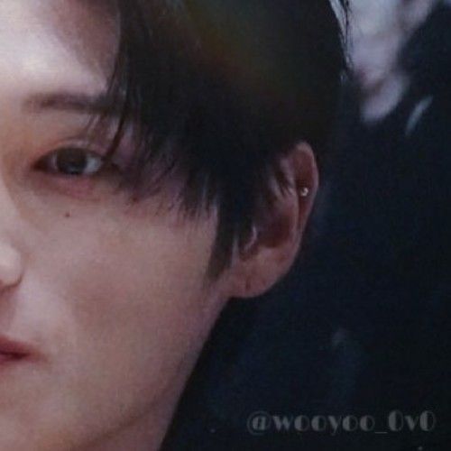 友榮 (ATEEZ)的最新照片