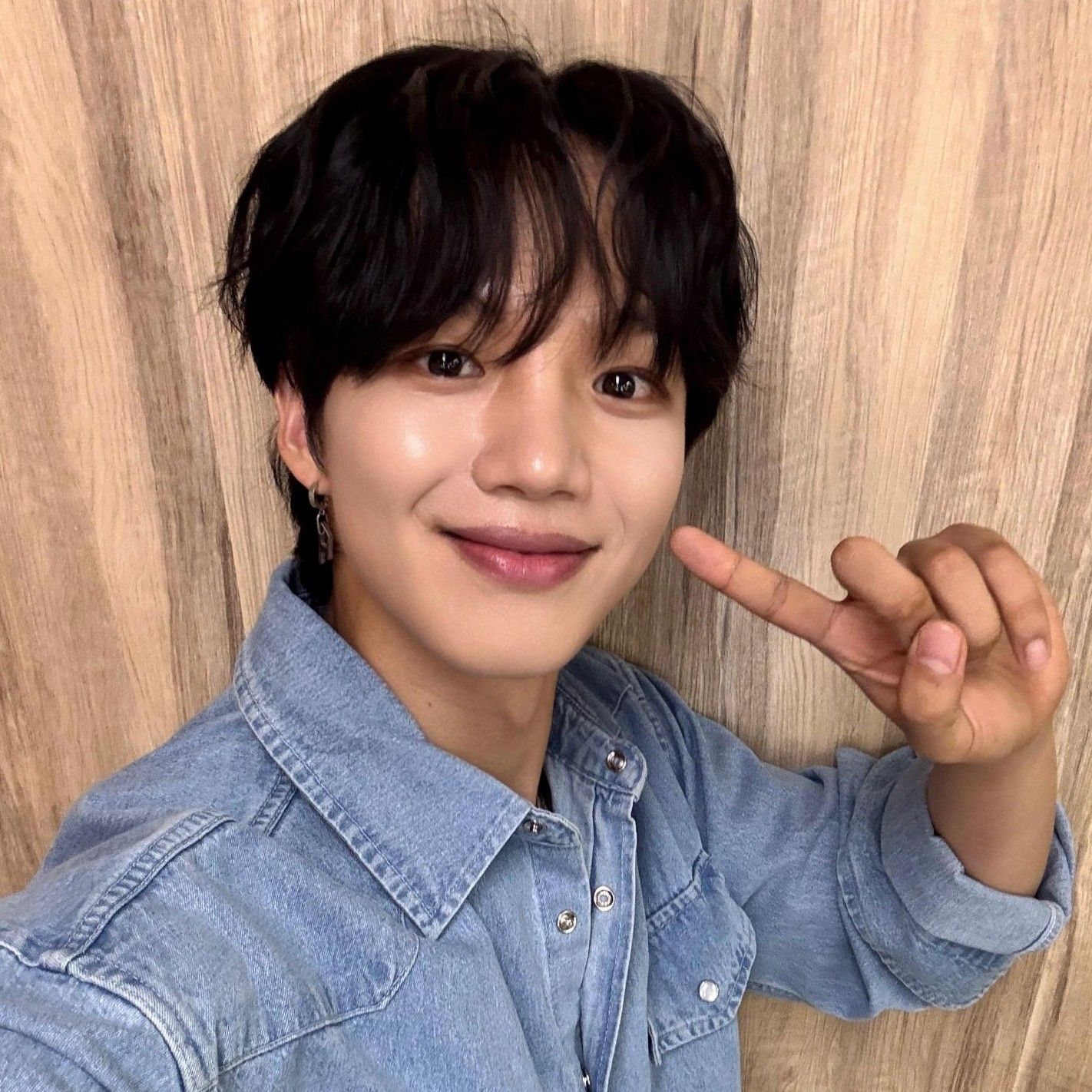 Behind-the-scenes cut of Lim Youngmin