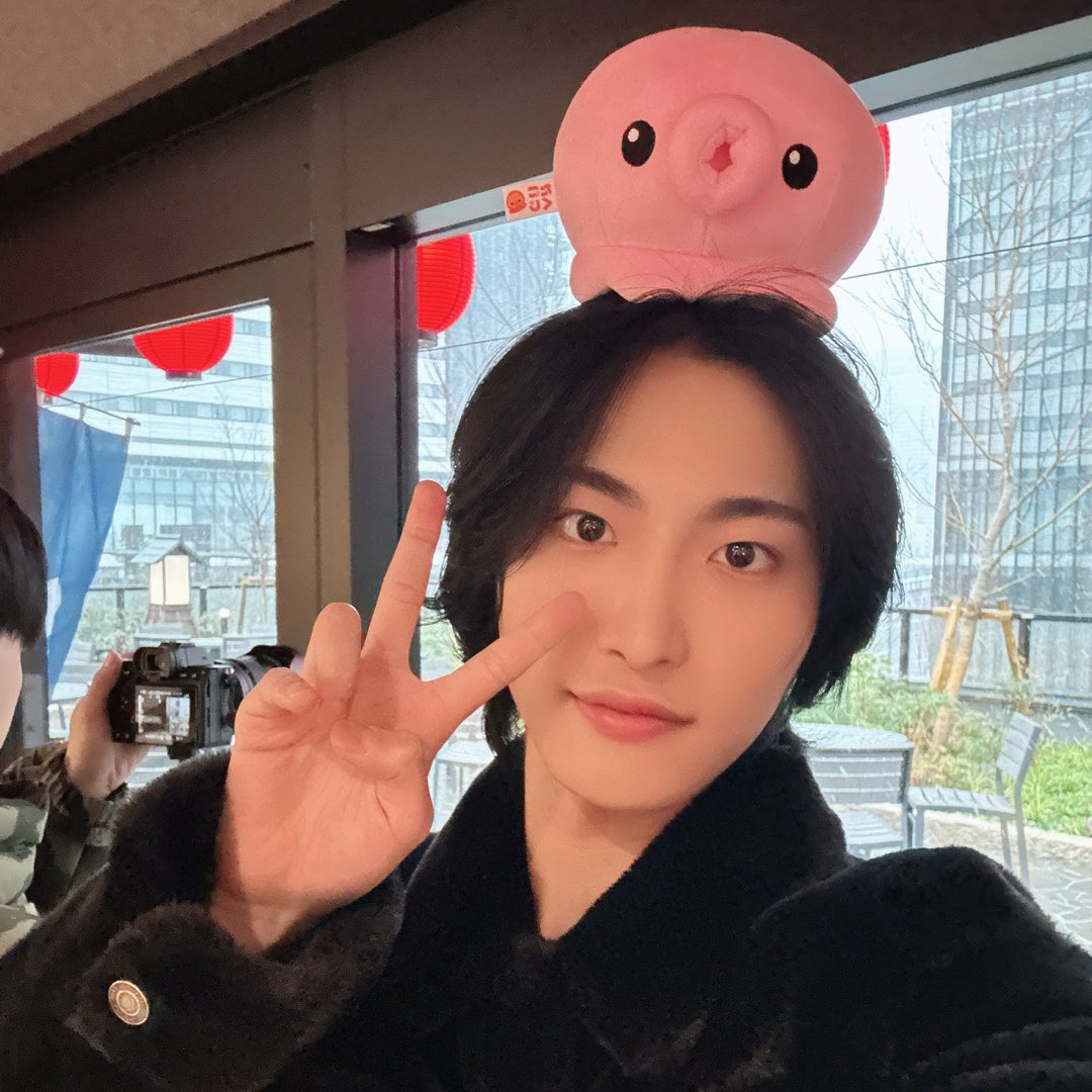 Behind-the-scenes cut of Seonghwa (ATEEZ)