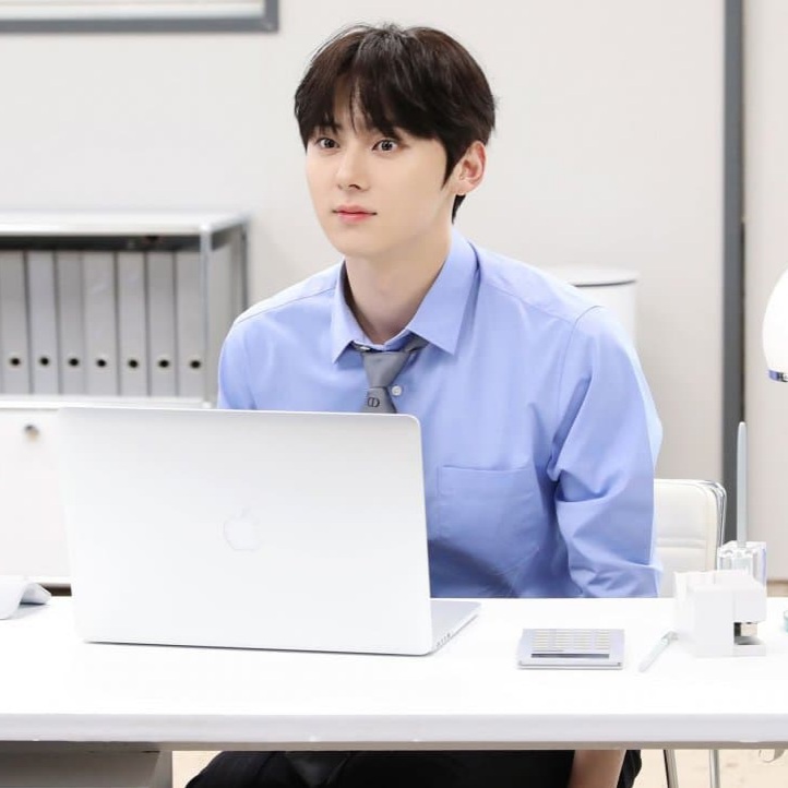 Behind-the-scenes cut of Hwang Minhyun