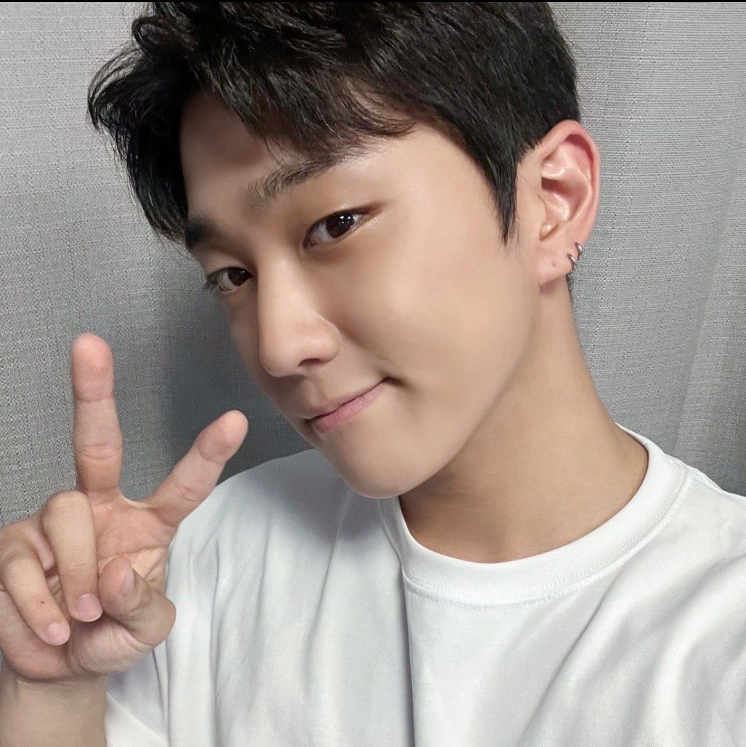 Latest photo of Hong Joochan (GoldenChild)