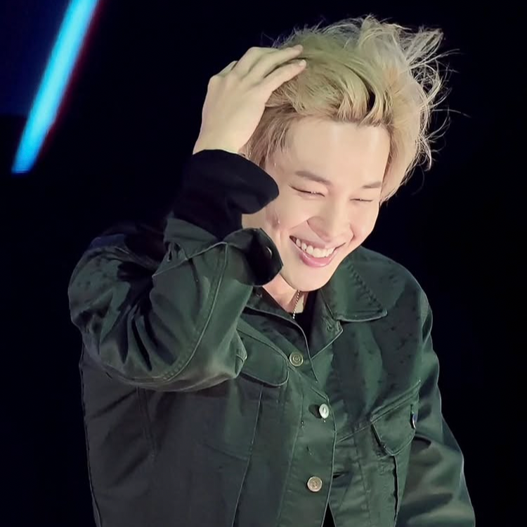 智旻 (防弹少年团)的最新照片