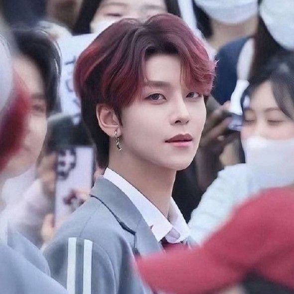 A moment captured by He Xinlong (ALPHA DRIVE ONE)'s fan