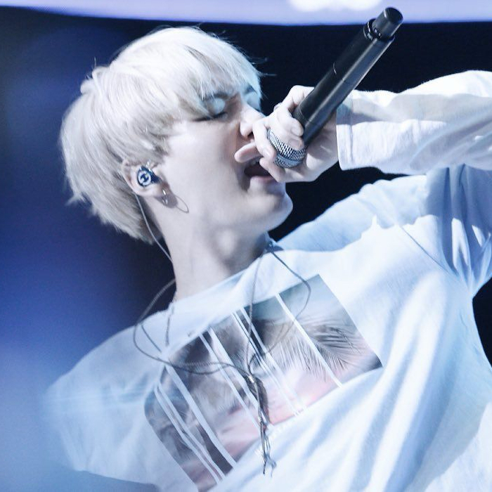 Foto aktivitas terbaru SUGA (BTS)