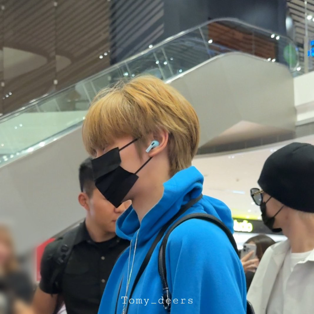 Recent activity shot of Kim Gyuvin (ZEROBASEONE)