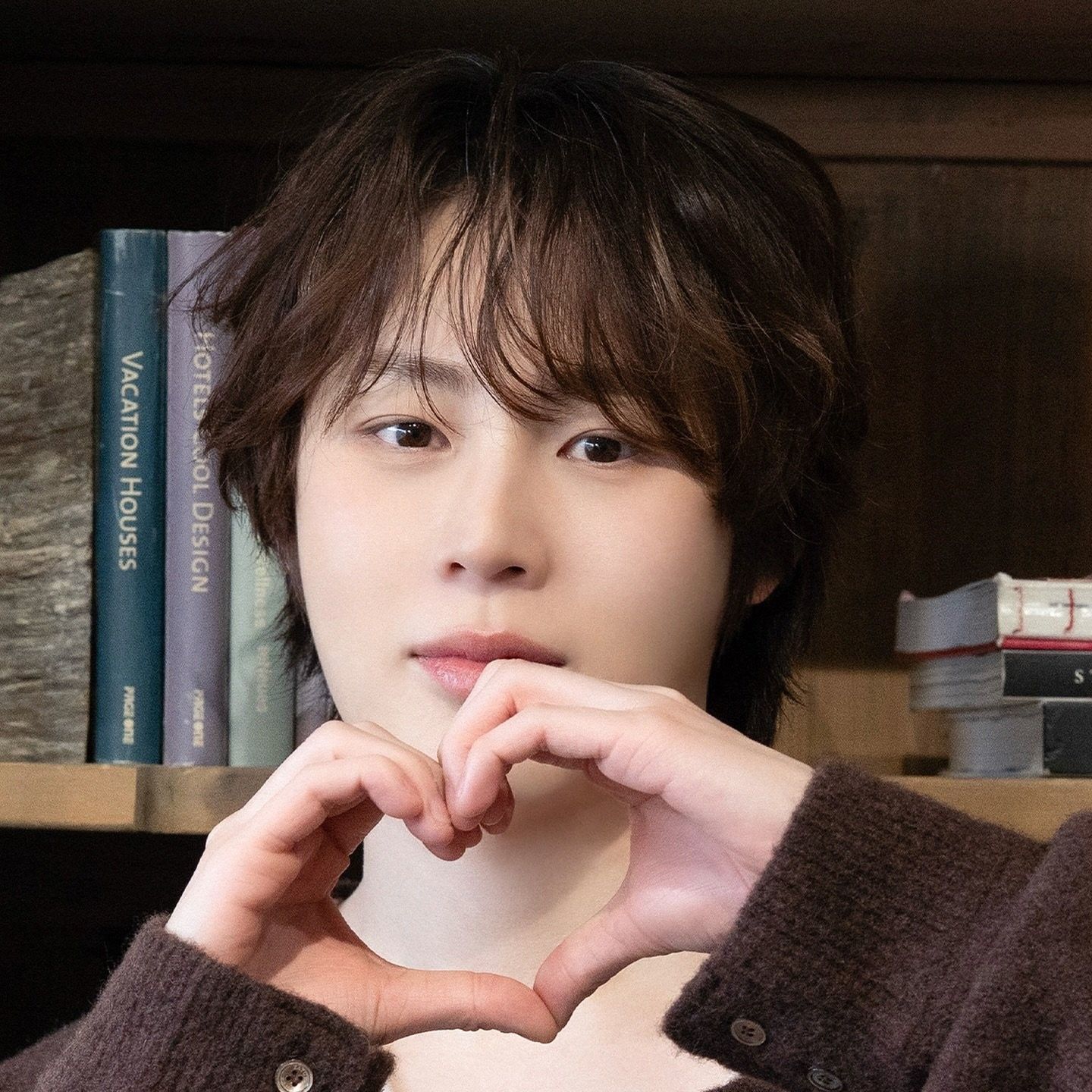 Behind-the-scenes cut of Ha Sungwoon