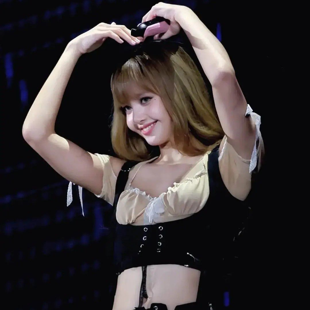 리사 (BLACKPINK) 최근 활동샷