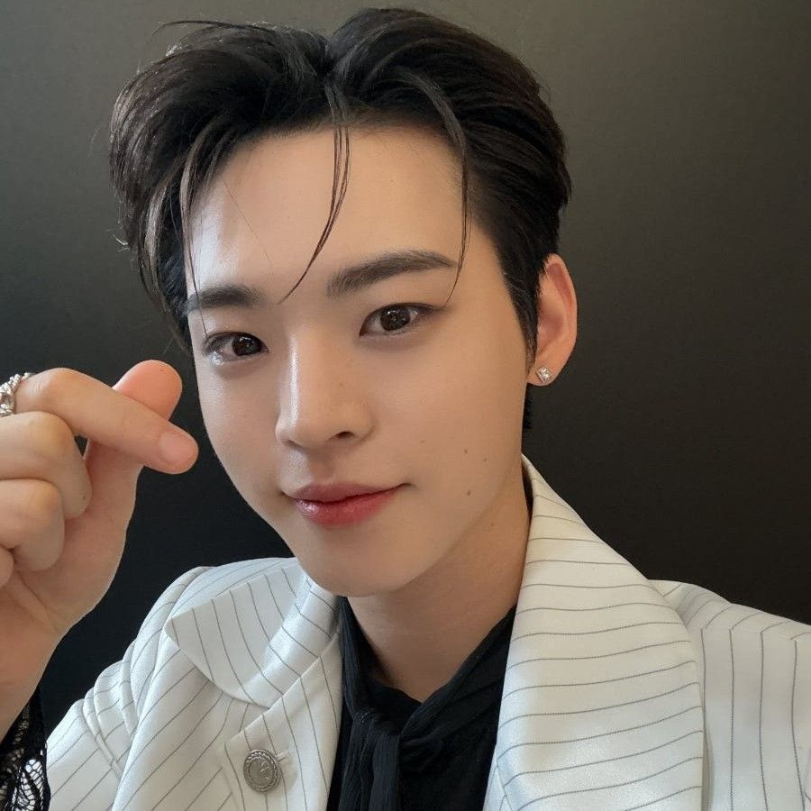 Latest photo of Hyojin (ONF)
