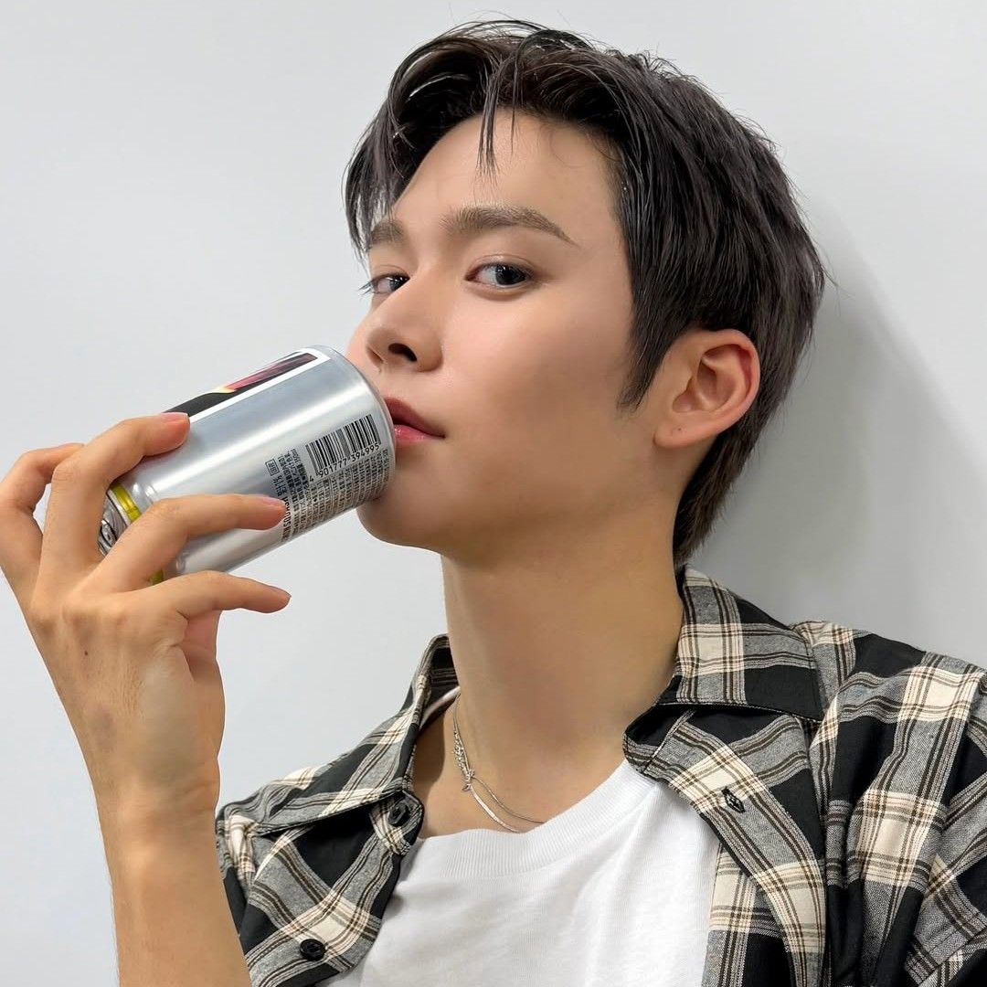 Behind-the-scenes cut of Eunseok (RIIZE)