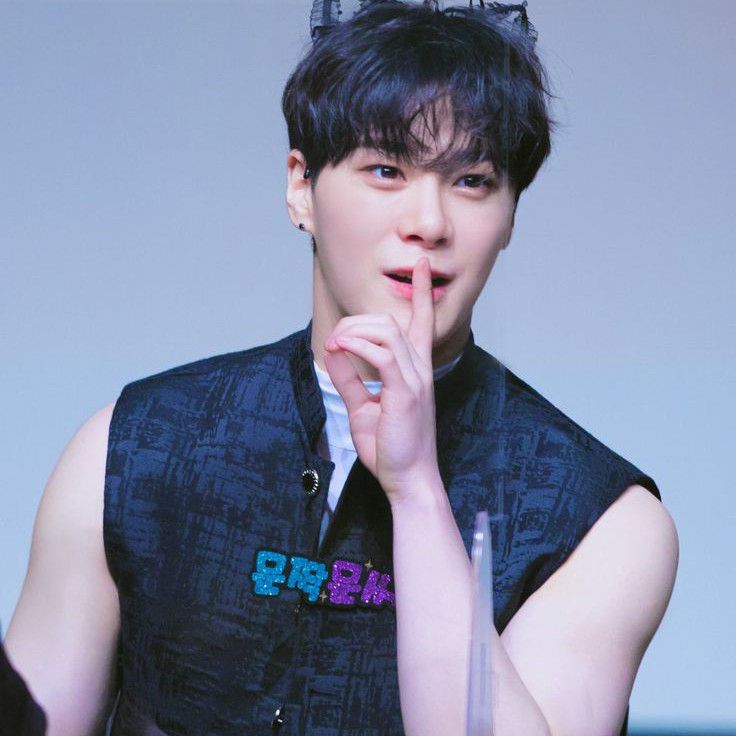 A moment captured by Moonbin (ASTRO)'s fan