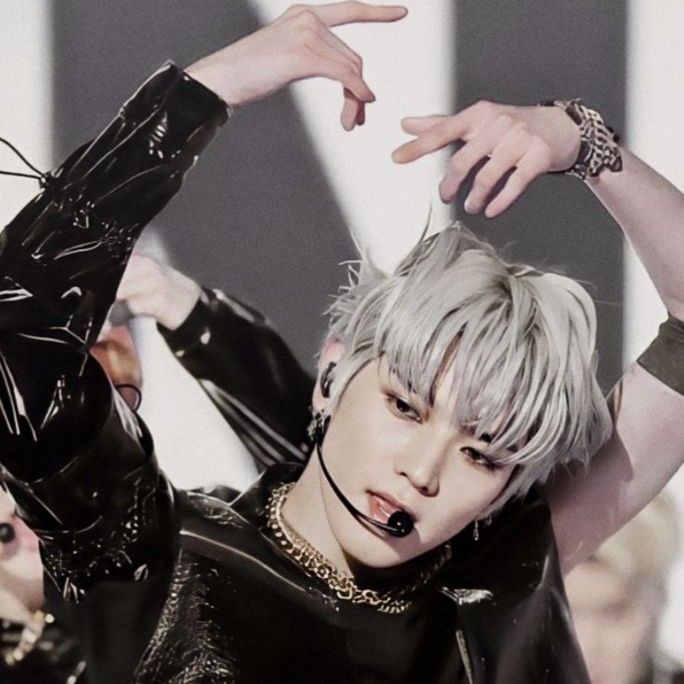 Foto aktivitas terbaru Taeyong (NCT 127)