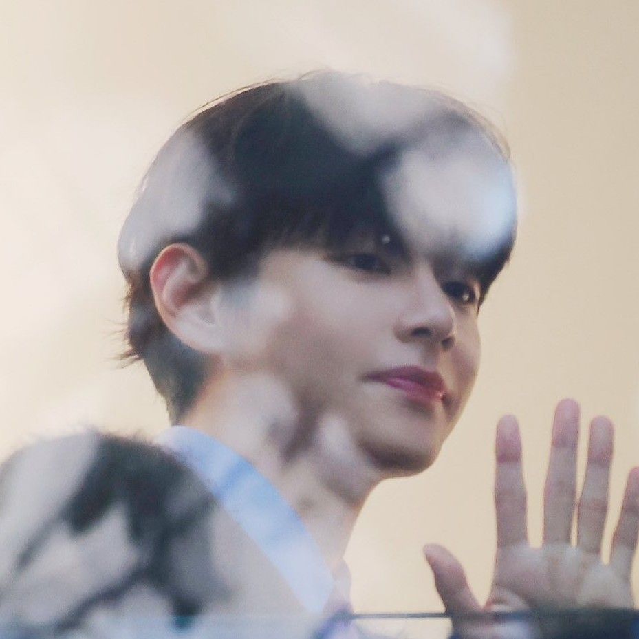 뷔 (방탄소년단) 최근 활동샷