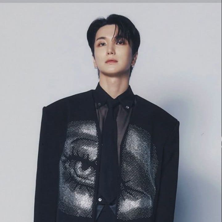 Recent activity shot of Leeteuk (Super Junior)