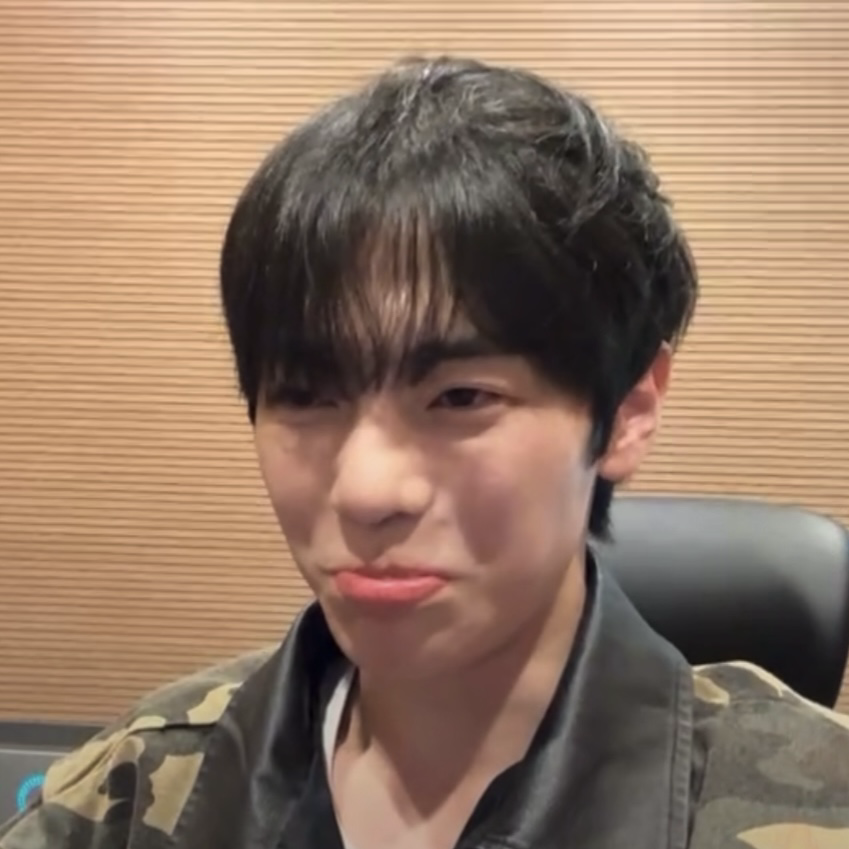 A moment captured by Park Donggyu's fan