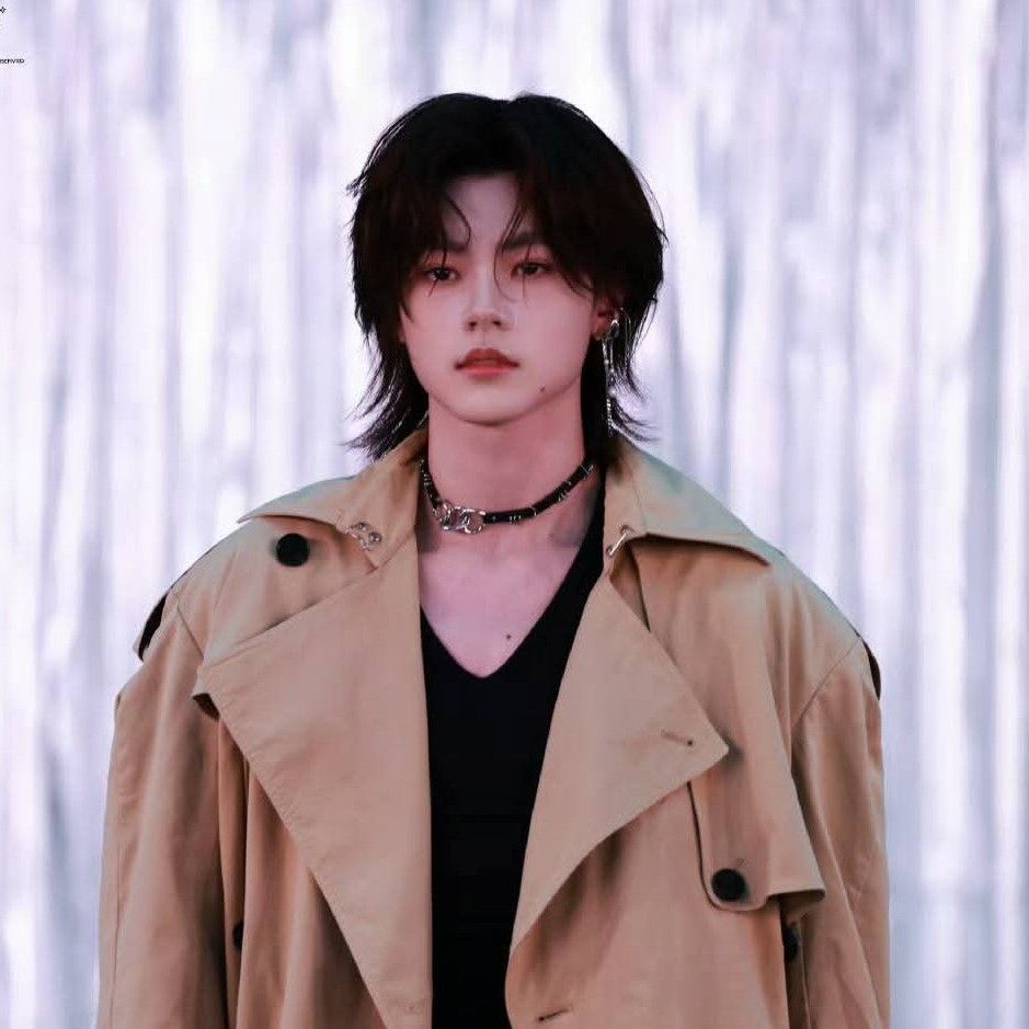 Behind-the-scenes cut of NexT1DE