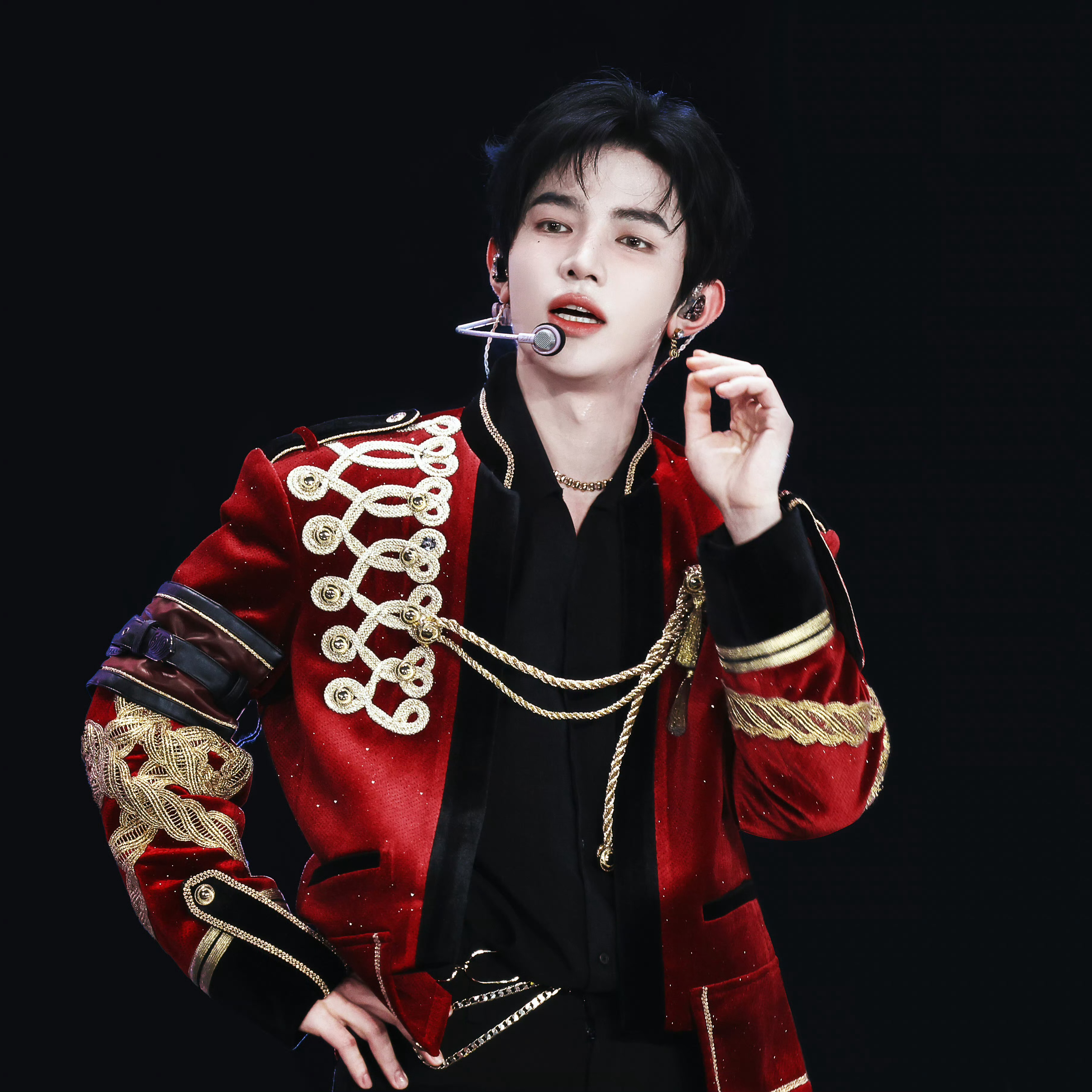 章昊 (ZEROBASEONE)的最新活动照片