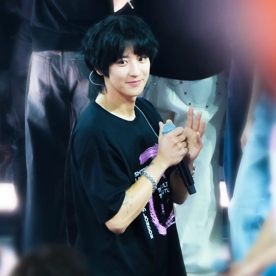 A moment captured by EXO's fan
