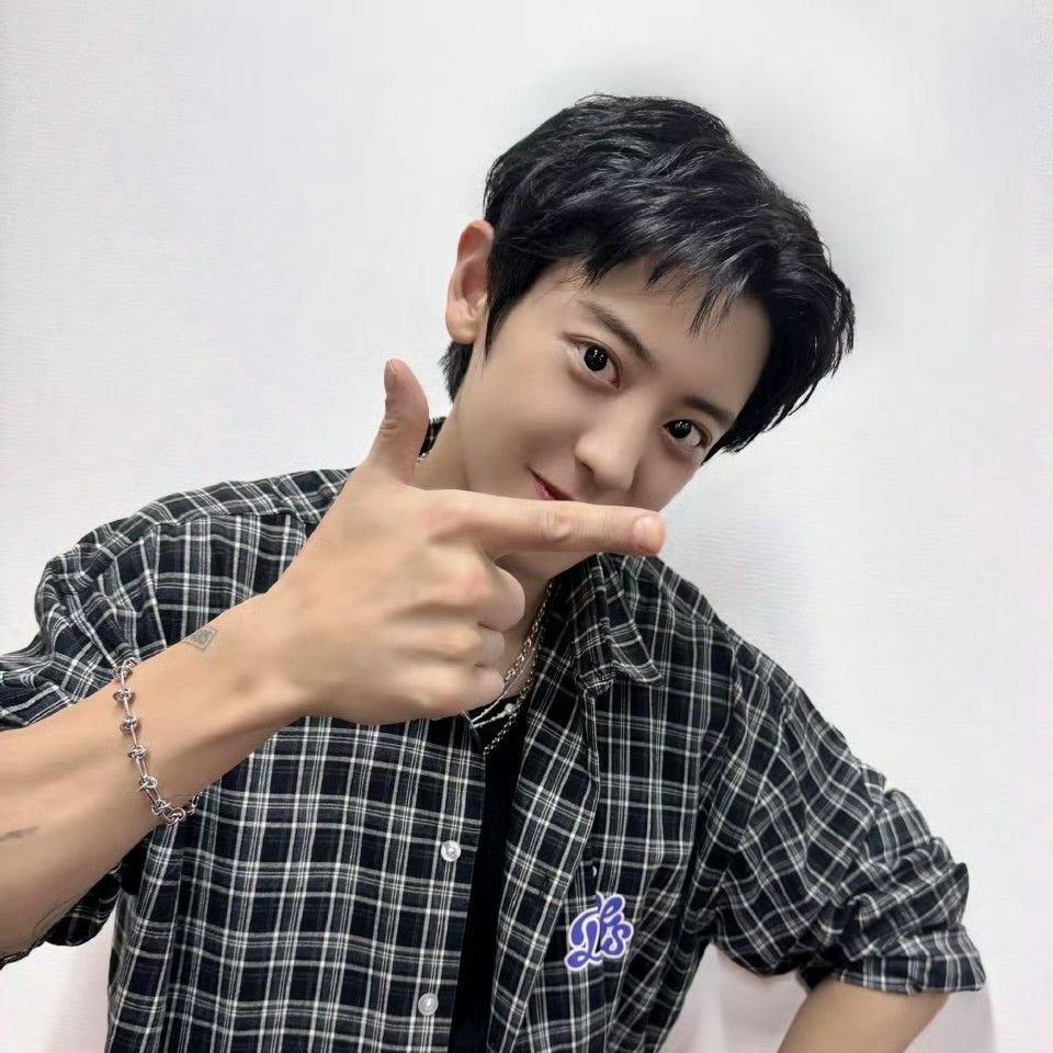 Behind-the-scenes cut of Chanyeol (EXO)