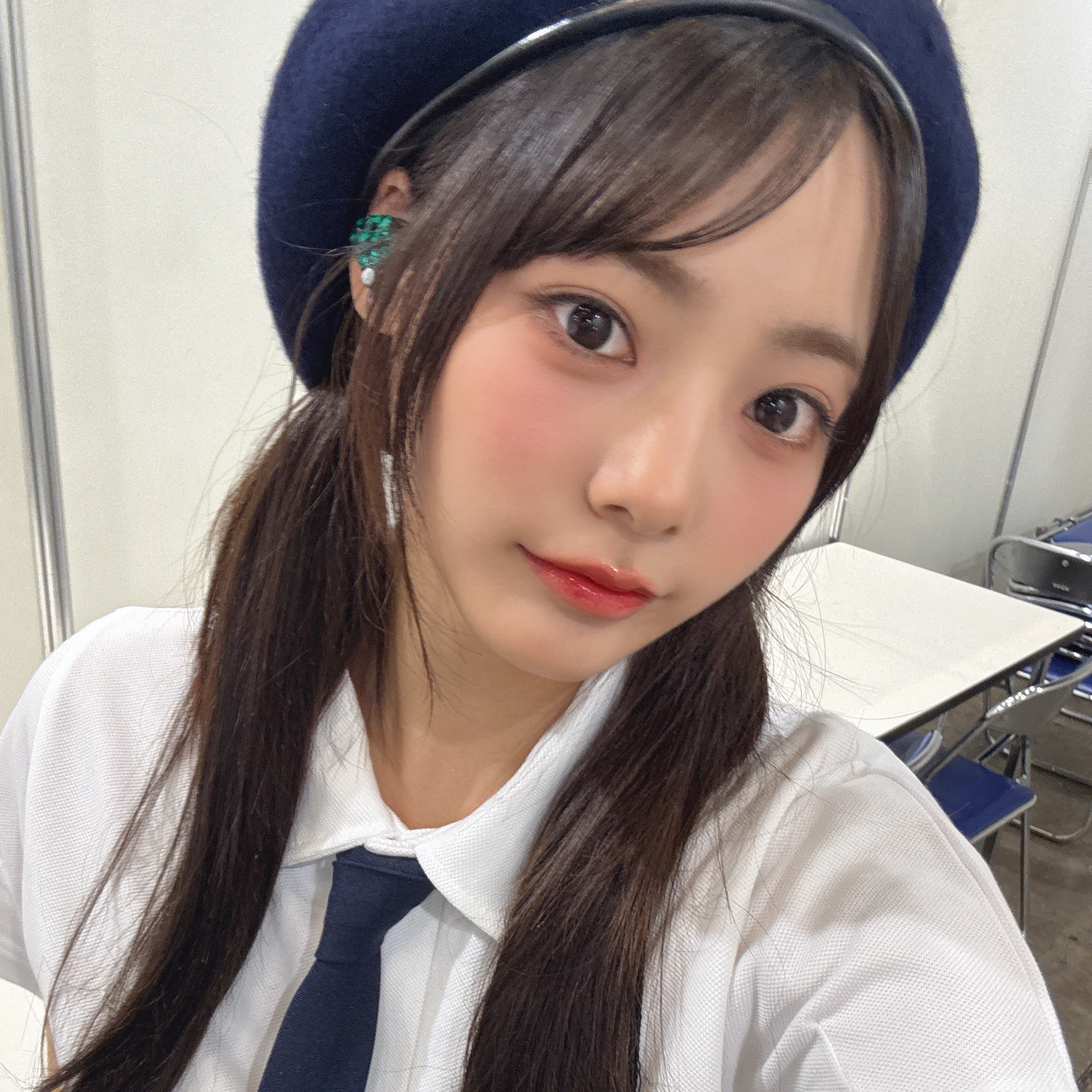 Recent activity shot of Siyeon (QWER)