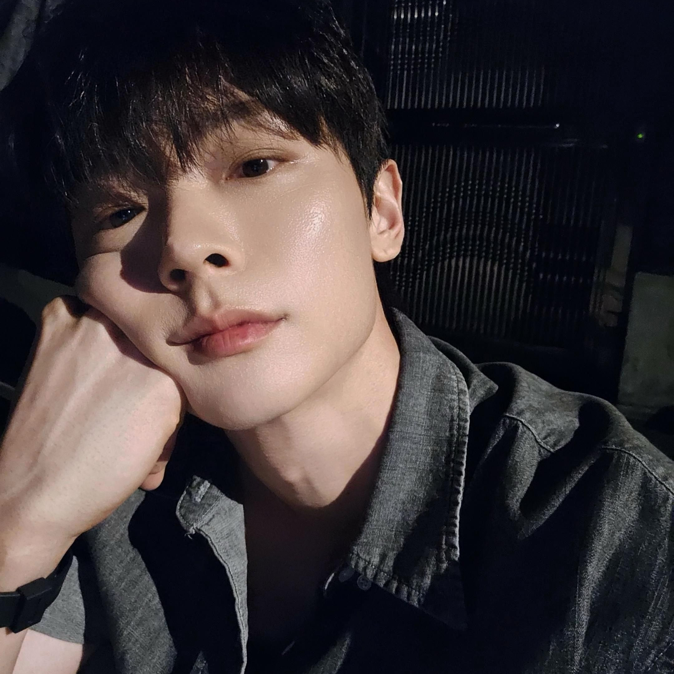 Behind-the-scenes cut of Shin Yechan (LUCY)