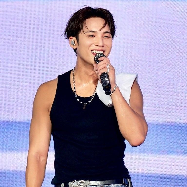 A moment captured by Mingyu (SEVENTEEN)'s fan