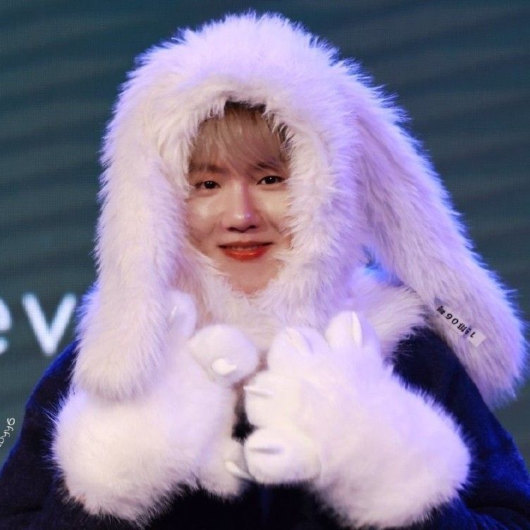 백현 (EXO) 최근 활동샷