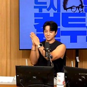 Behind-the-scenes cut of Hwang Chiyeol