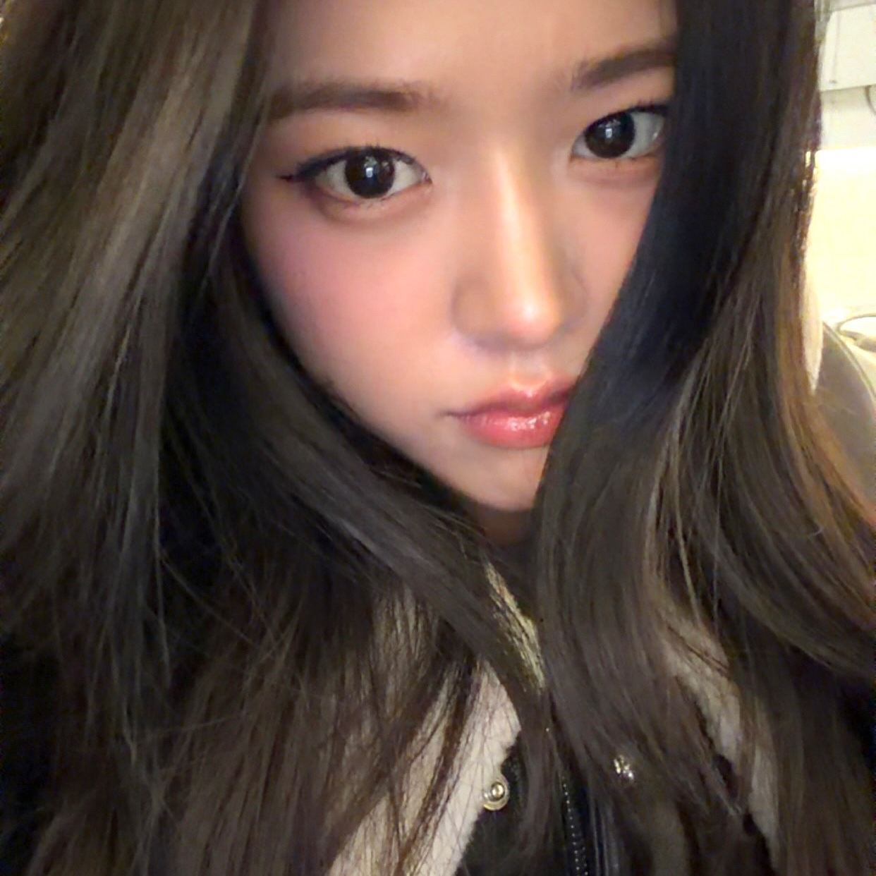 A moment captured by An Yujin (IVE)'s fan