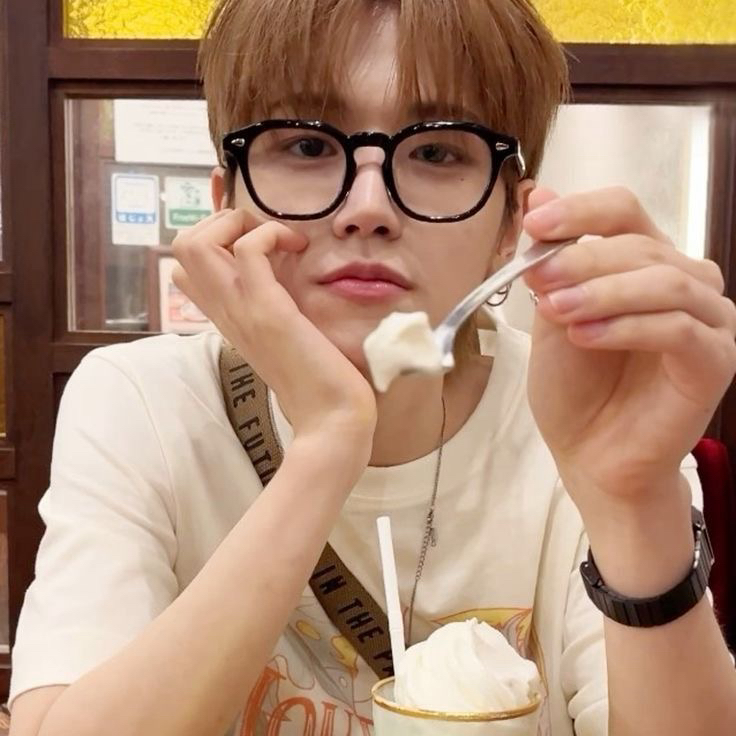 리우 (BOYNEXTDOOR)의 비하인드 컷