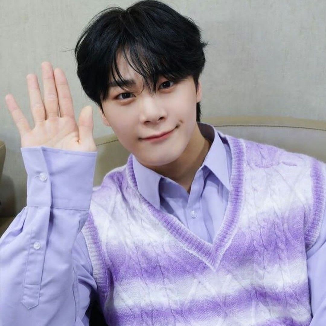 Latest photo of Moonbin (ASTRO)