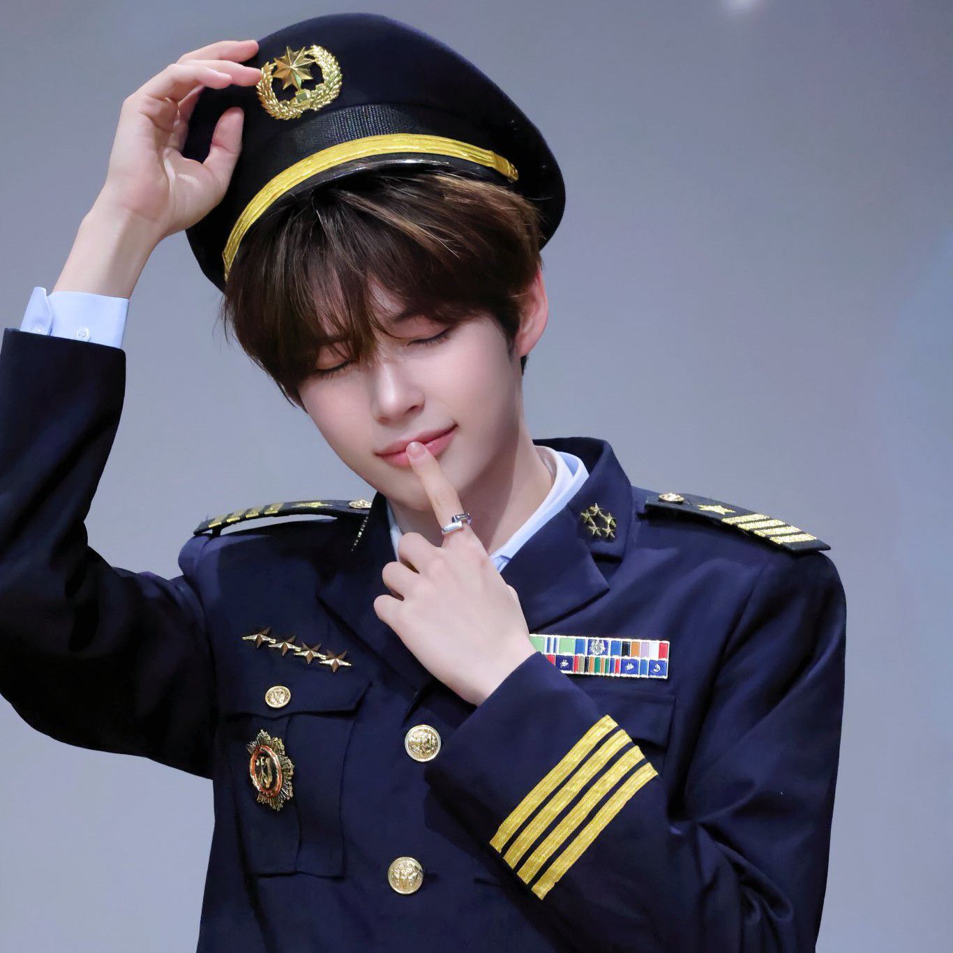 A moment captured by Sung Hanbin (ZEROBASEONE)'s fan