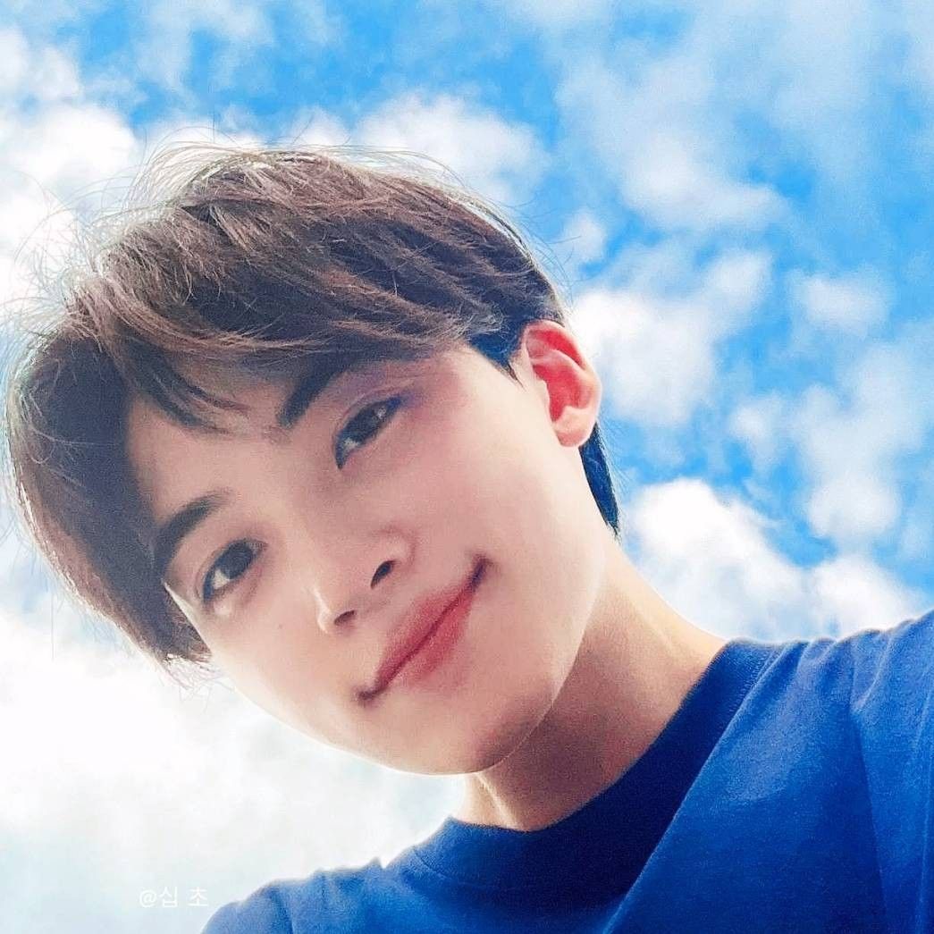 Latest photo of Jeonghan (SEVENTEEN)