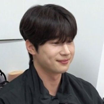 Behind-the-scenes cut of Han Seungwoo