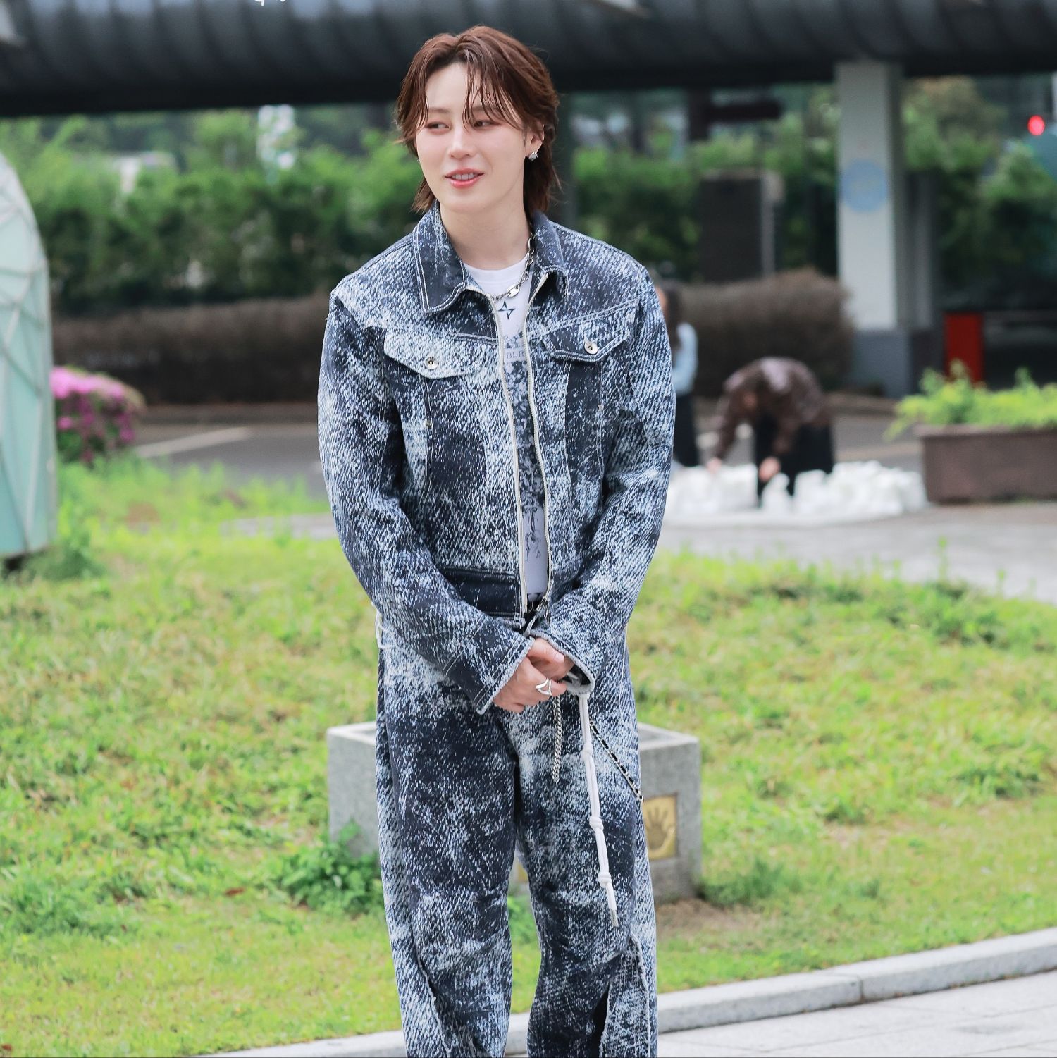 A moment captured by Ha Sungwoon's fan