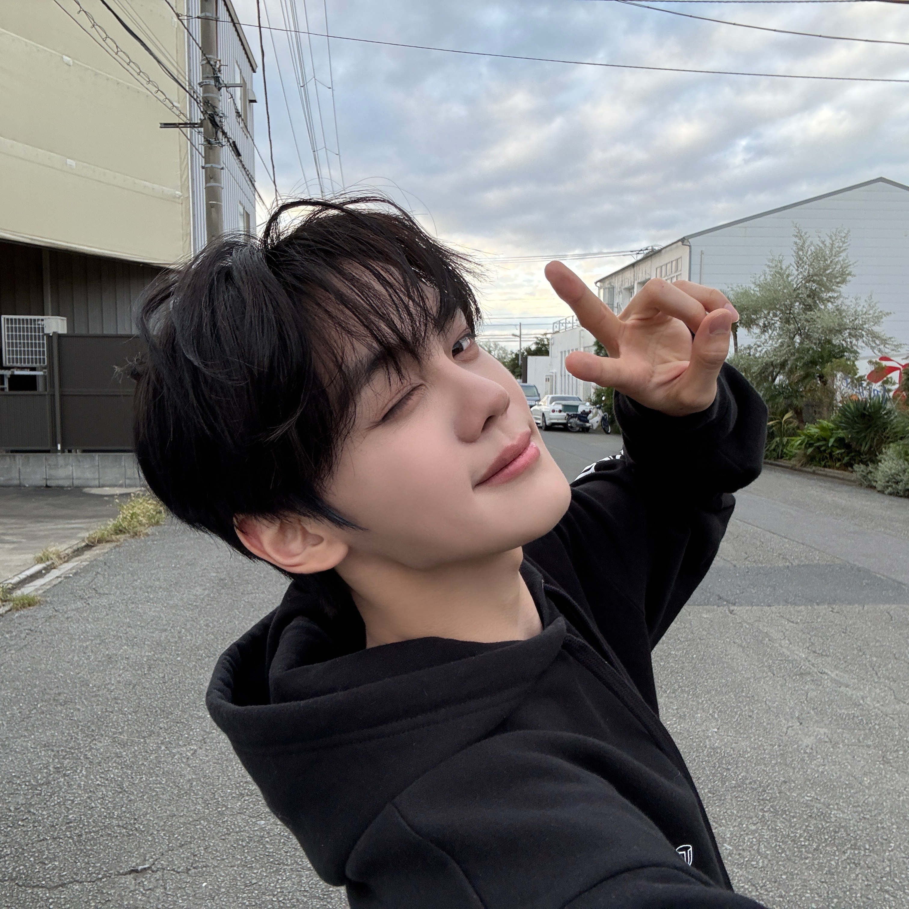 A moment captured by Kim Gyuvin (ZEROBASEONE)'s fan