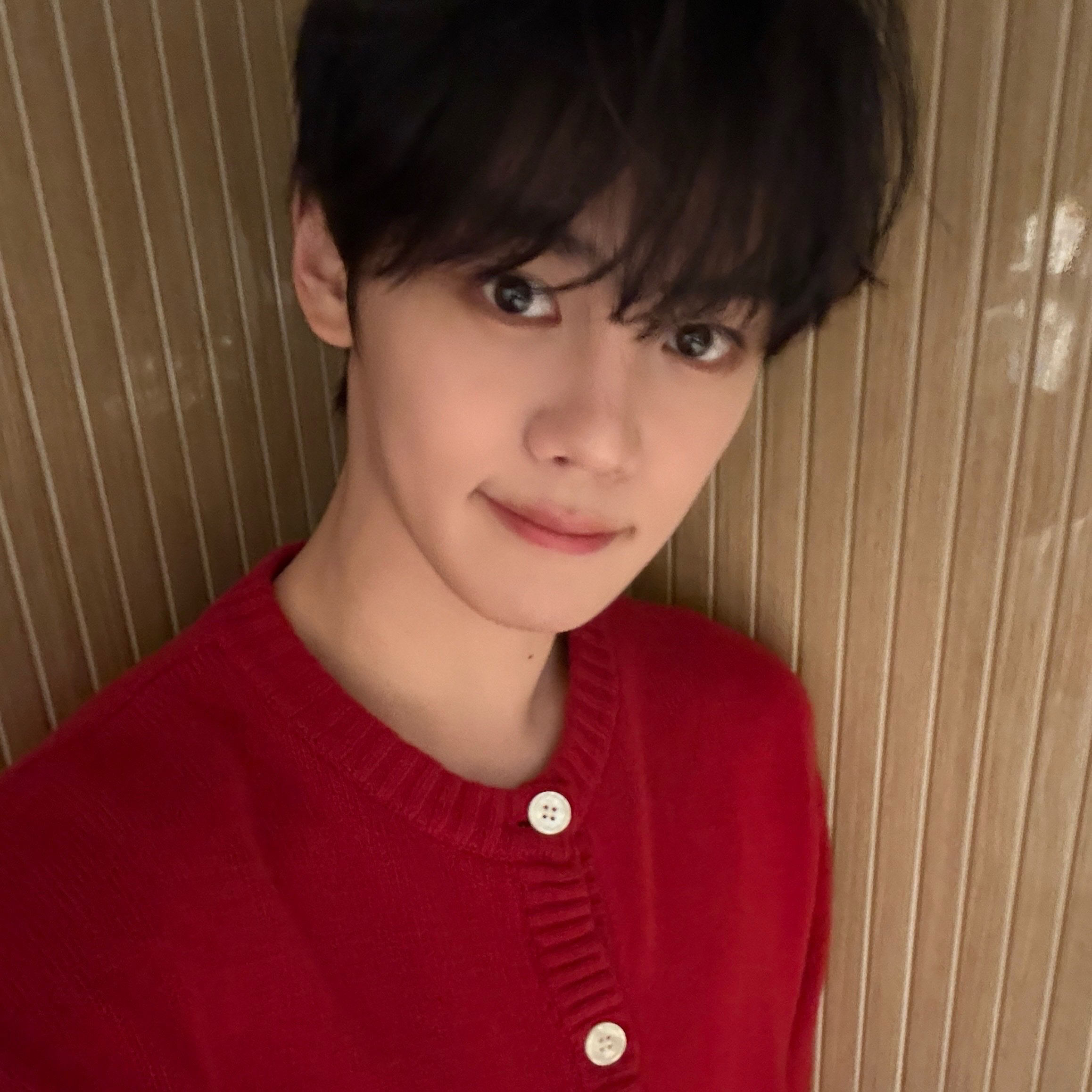 Recent activity shot of Kim Gyuvin (ZEROBASEONE)