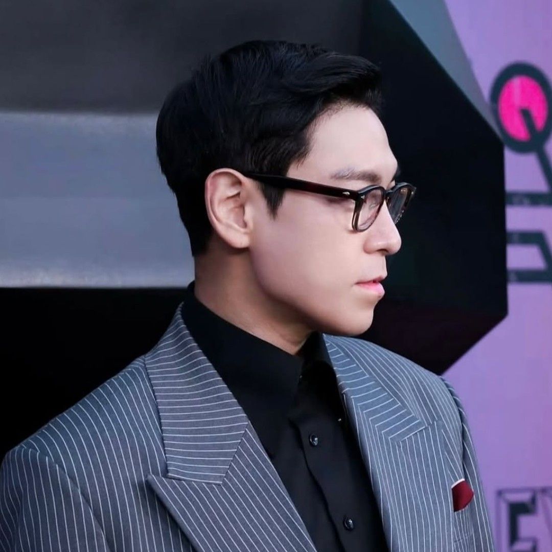 Behind-the-scenes cut of T.O.P