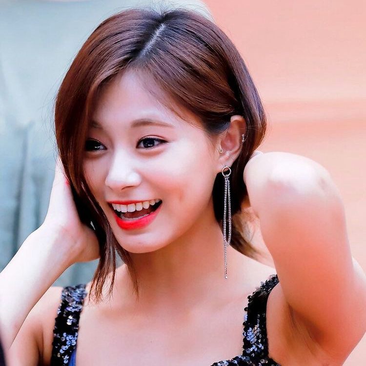 Foto aktivitas terbaru TWICE