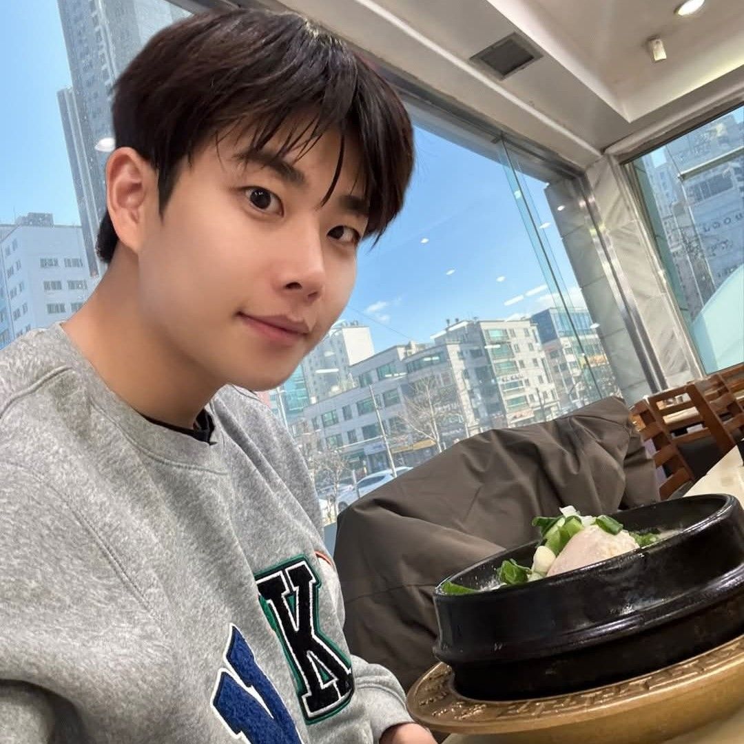 Behind-the-scenes cut of MJ (ASTRO)