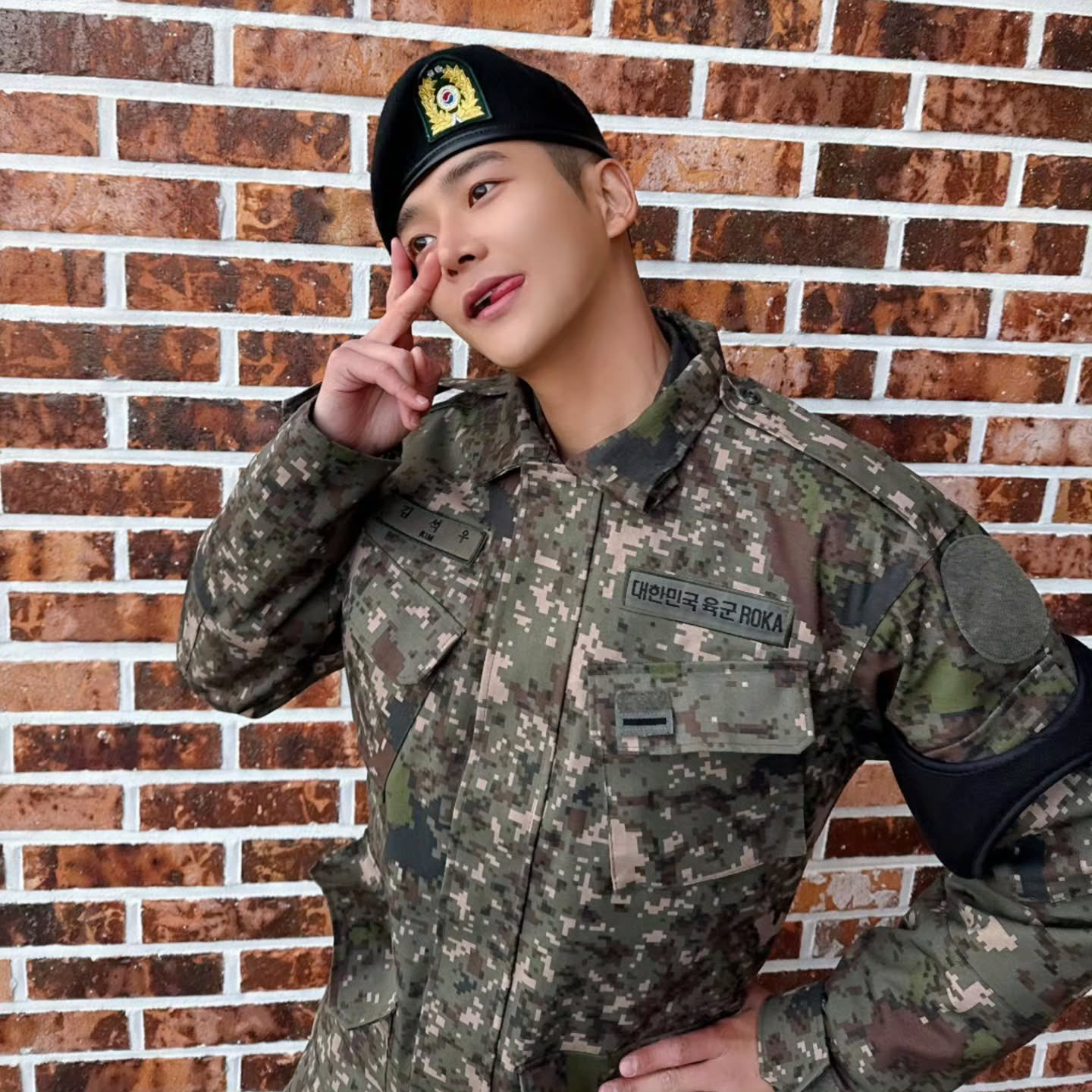 로운의 최신 사진