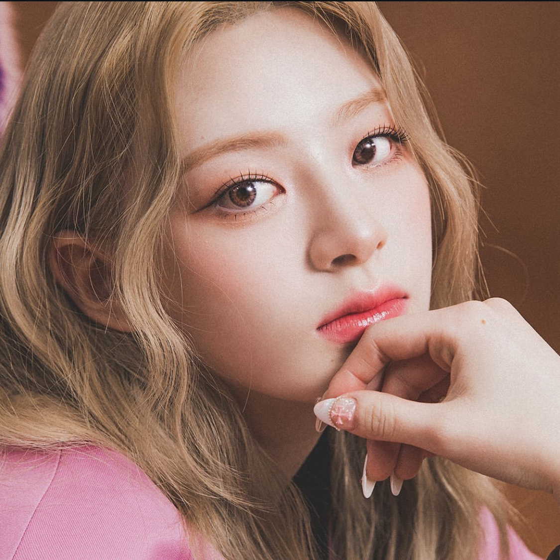 Latest photo of Seeun (STAYC)