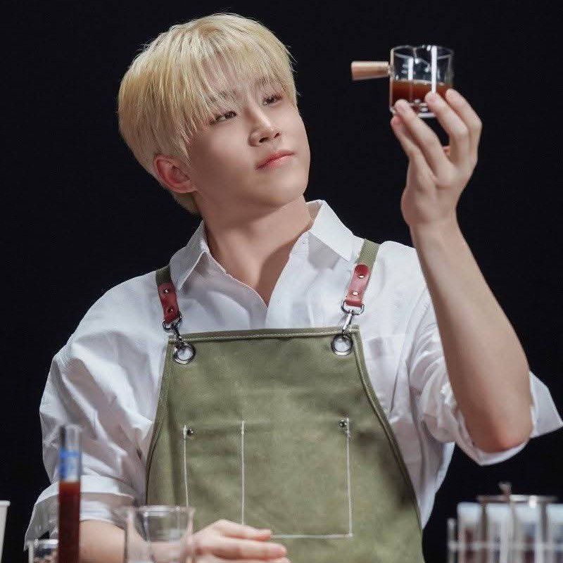 Latest photo of Jinjin (ASTRO)