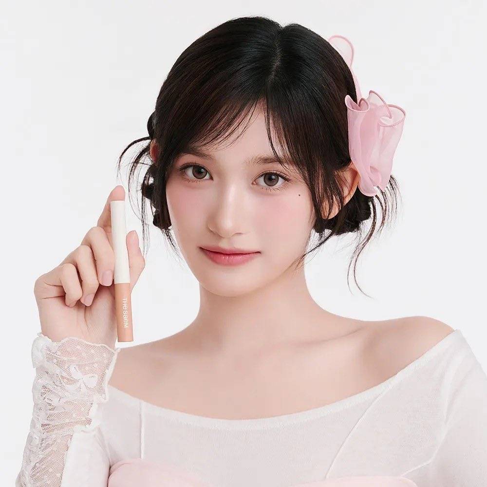 Latest photo of Leeseo (IVE)