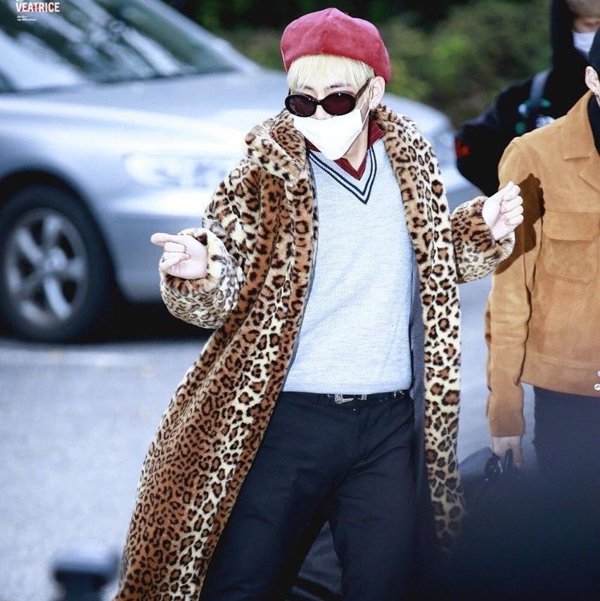 뷔 (방탄소년단)의 비하인드 컷