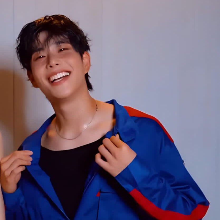 Behind-the-scenes cut of MJ (ASTRO)